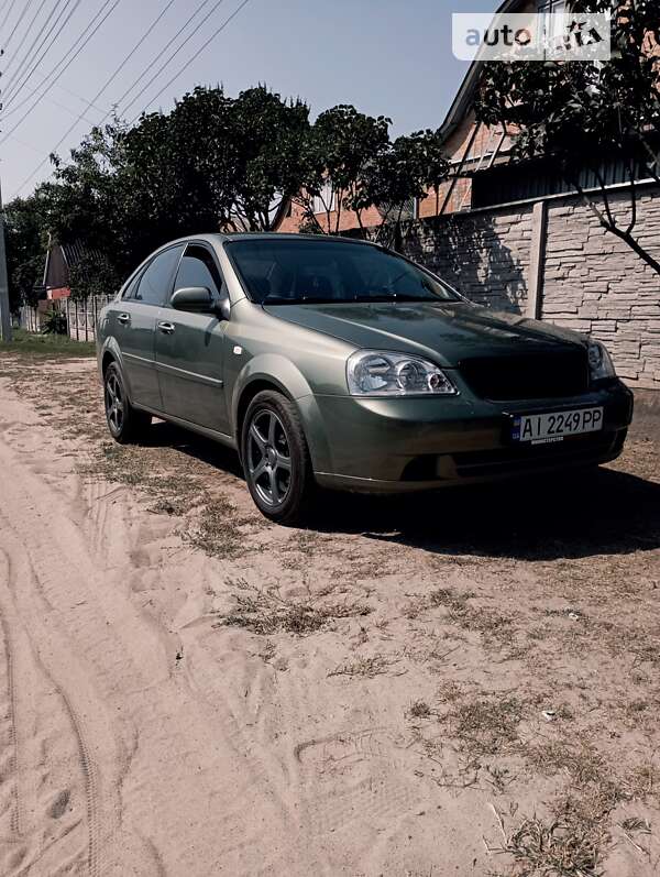 Chevrolet Lacetti (2004)