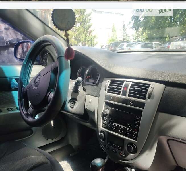 Chevrolet Lacetti (2005)