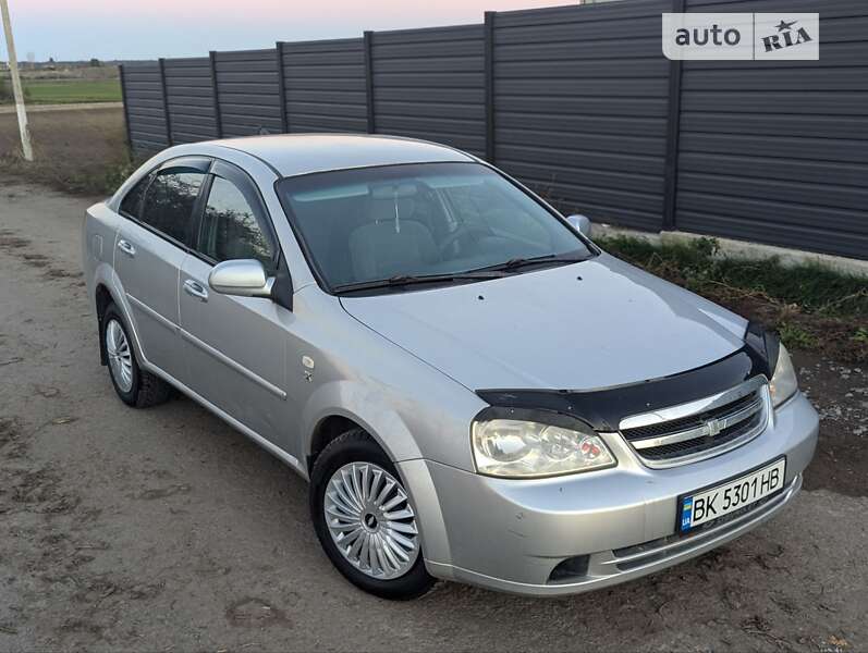 Chevrolet Lacetti (2005)