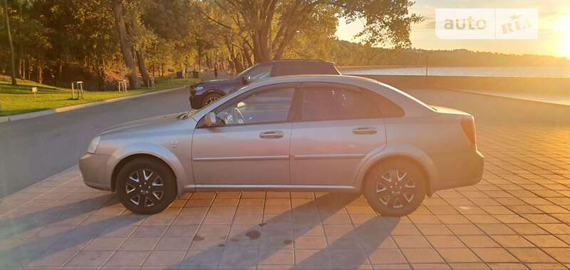 Chevrolet Lacetti (2004)
