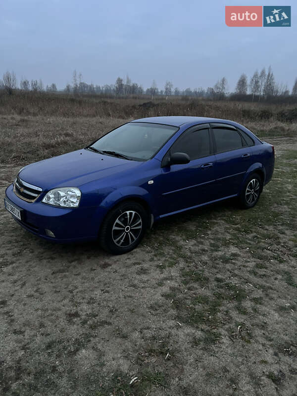 Chevrolet Lacetti (2004)