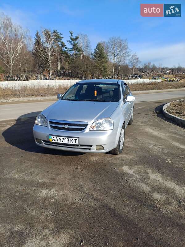 Chevrolet Lacetti (2005)