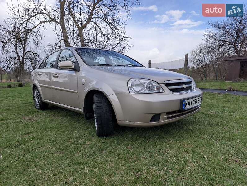 Chevrolet Lacetti (2012)