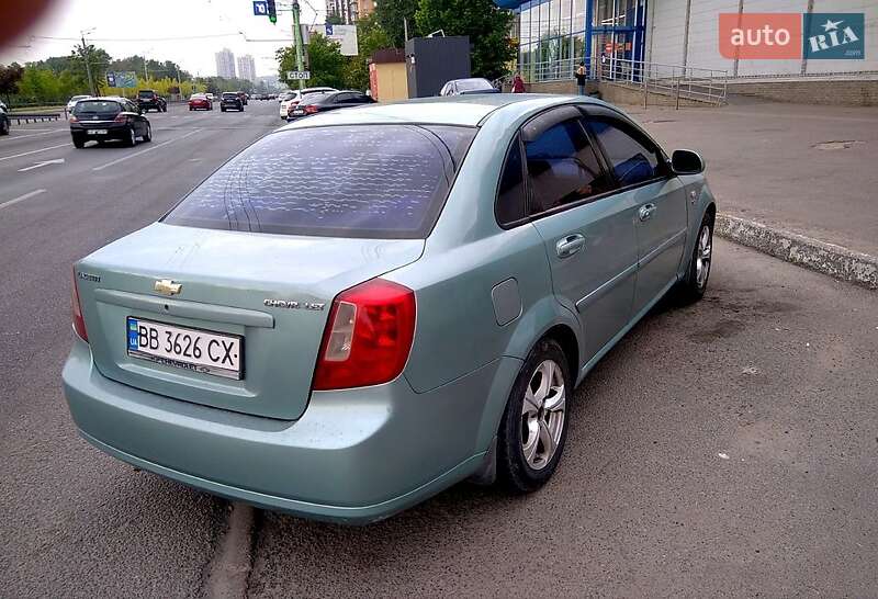 Chevrolet Lacetti (2004)
