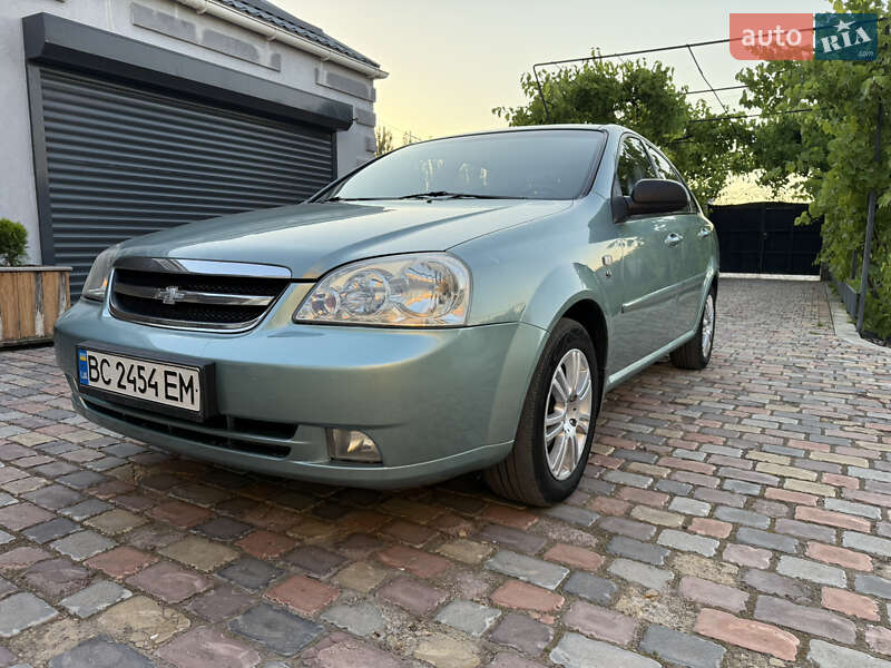 Chevrolet Lacetti (2005)