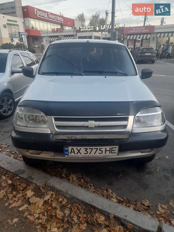 Chevrolet Niva (2005)
