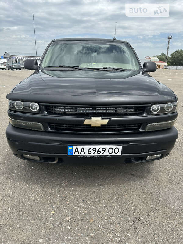 Chevrolet Suburban (2005)