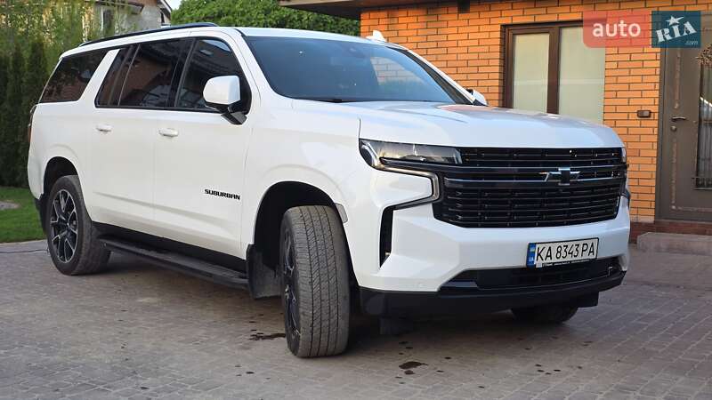 Chevrolet Suburban (2022)