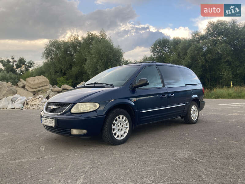 Chrysler Grand voyager (2003)