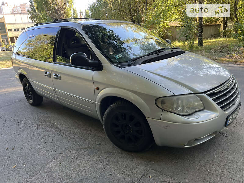 Chrysler Grand voyager (2005)