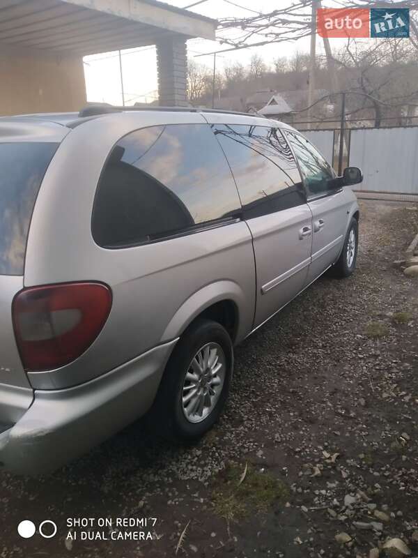 Chrysler Grand voyager (2004)