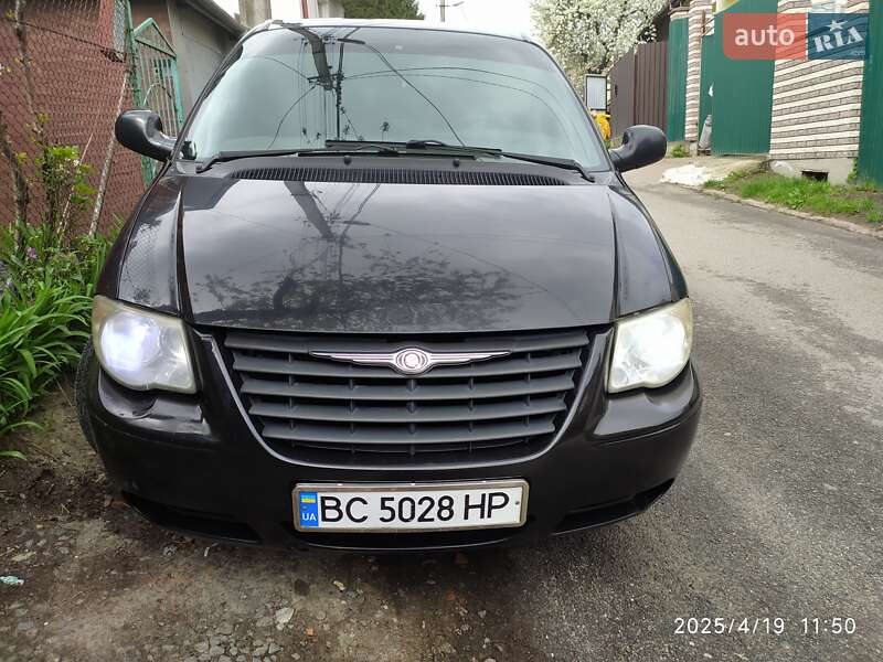 Chrysler Grand voyager (2004)