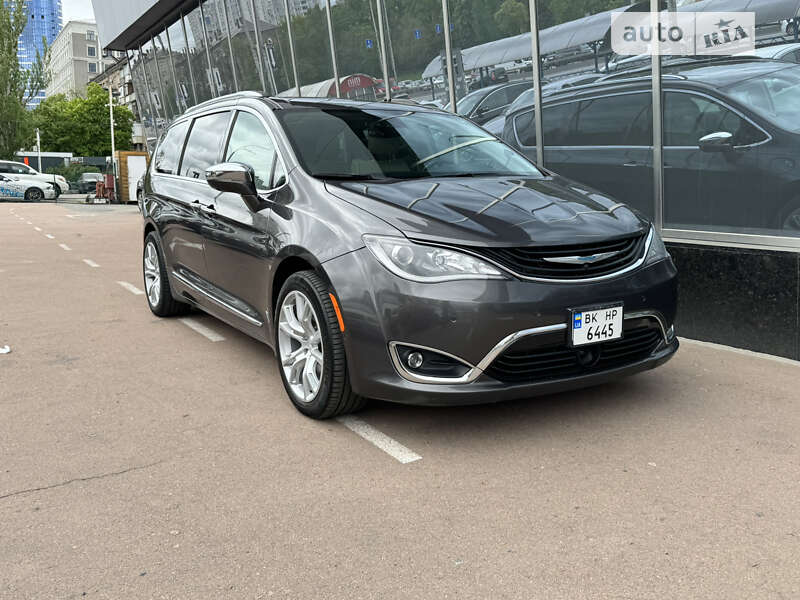 Chrysler Pacifica (2017)