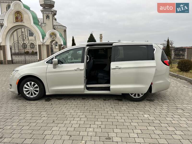 Chrysler Pacifica (2019)