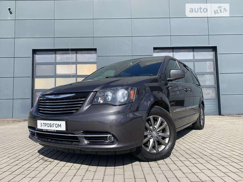 Chrysler Town country (2015)