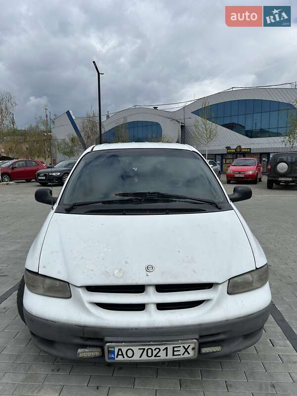 Chrysler Voyager (2000)