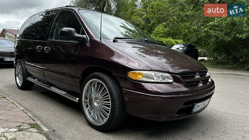 Dodge Caravan (1996)
