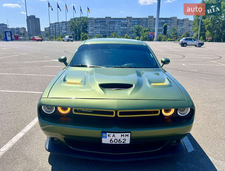 Dodge Challenger (2022)