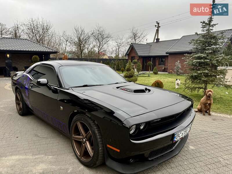 Dodge Challenger (2020)