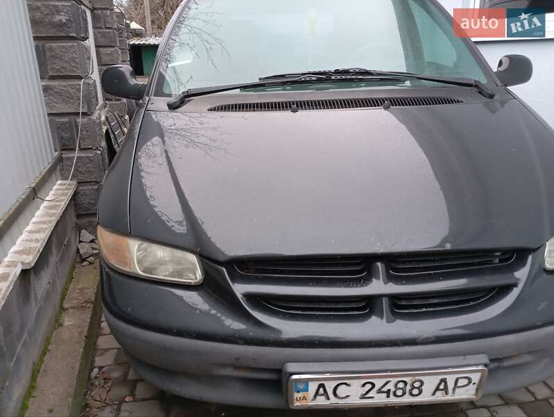 Dodge Ram van (1998)