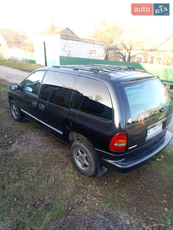 Dodge Ram van wagon (2000)