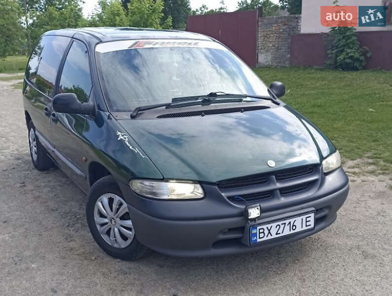 Dodge Ram van (1998)