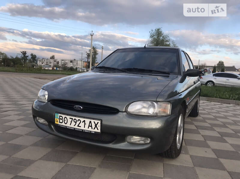 Ford Escort (1996)