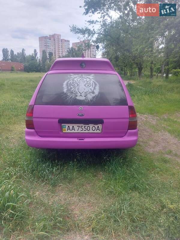 Ford Escort (1996)