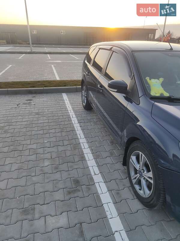 Ford Focus (2009)
