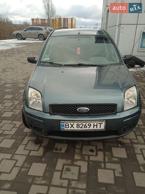 Ford Fusion (2002)