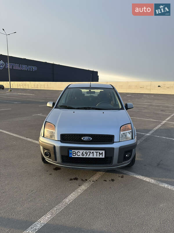 Ford Fusion (2007)