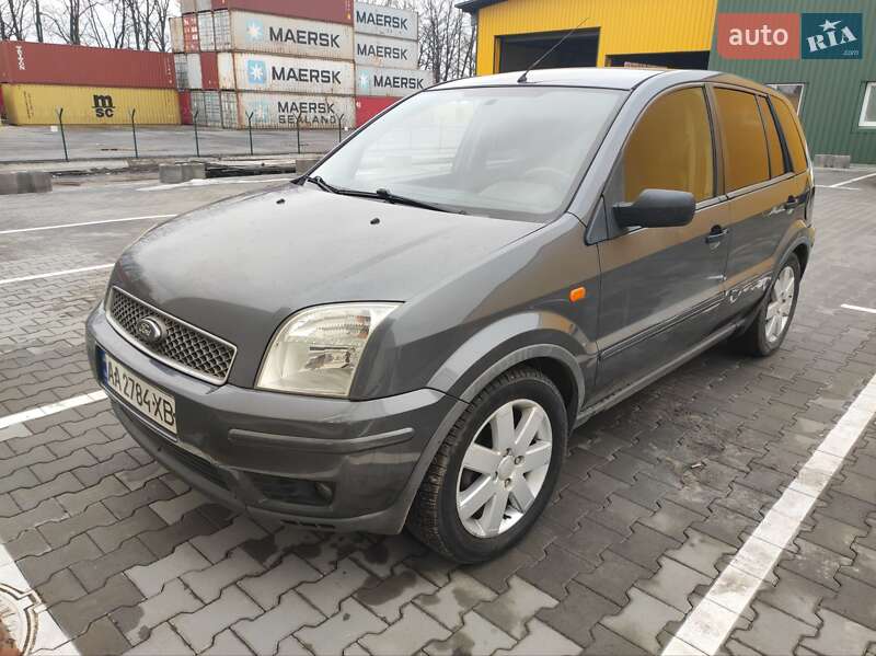 Ford Fusion (2005)