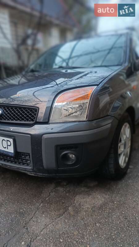 Ford Fusion (2008)