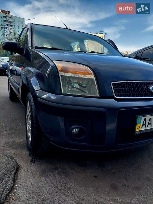 Ford Fusion (2007)