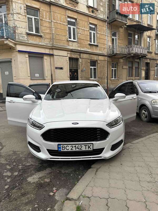 Ford Fusion (2015)