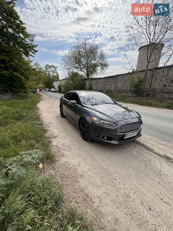 Ford Fusion (2015)