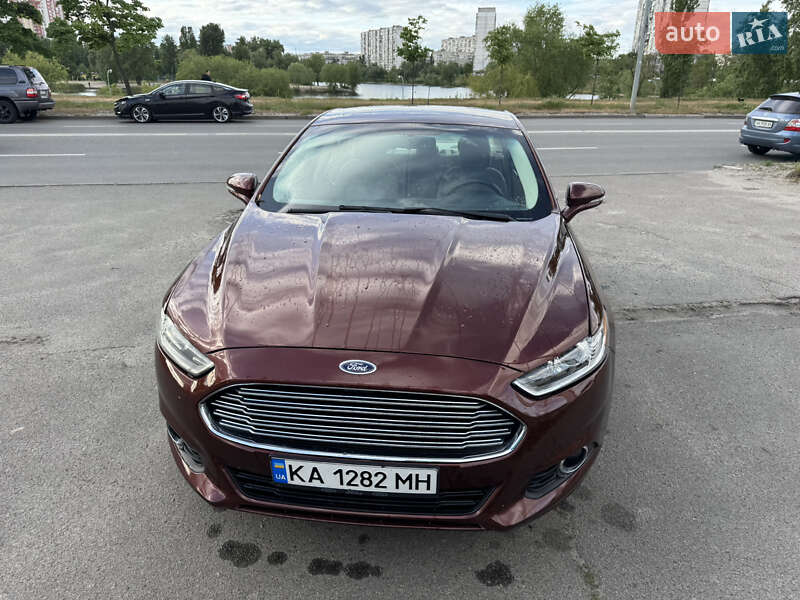 Ford Fusion (2015)