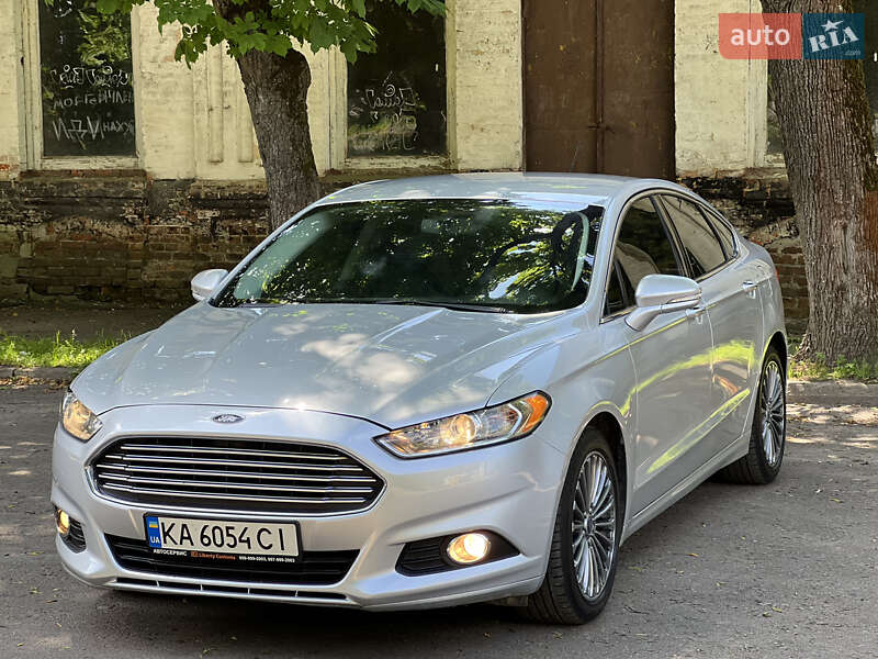 Ford Fusion (2016)
