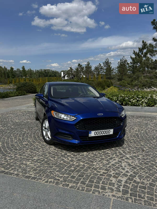 Ford Fusion (2015)