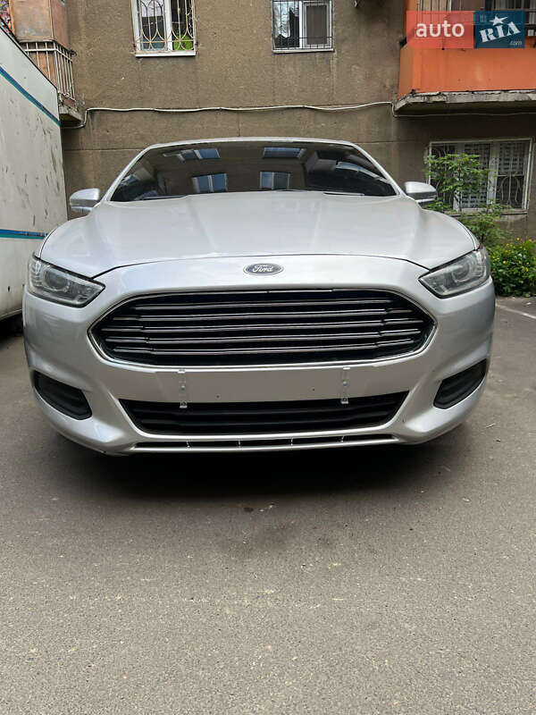 Ford Fusion (2013)