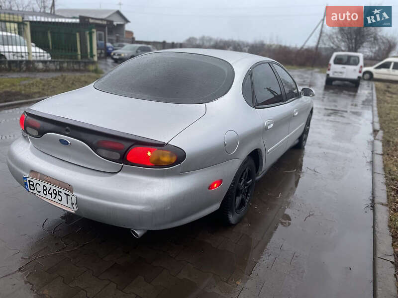 Ford Taurus (1997)