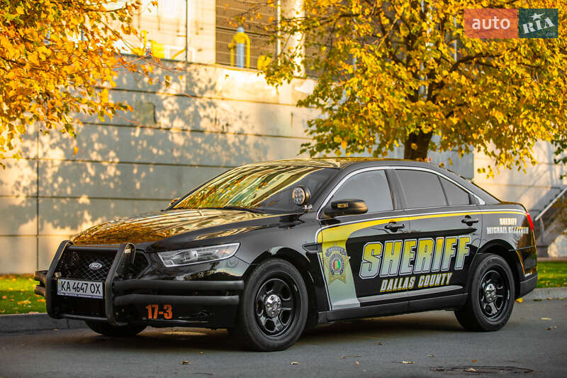 Ford Taurus (2017)