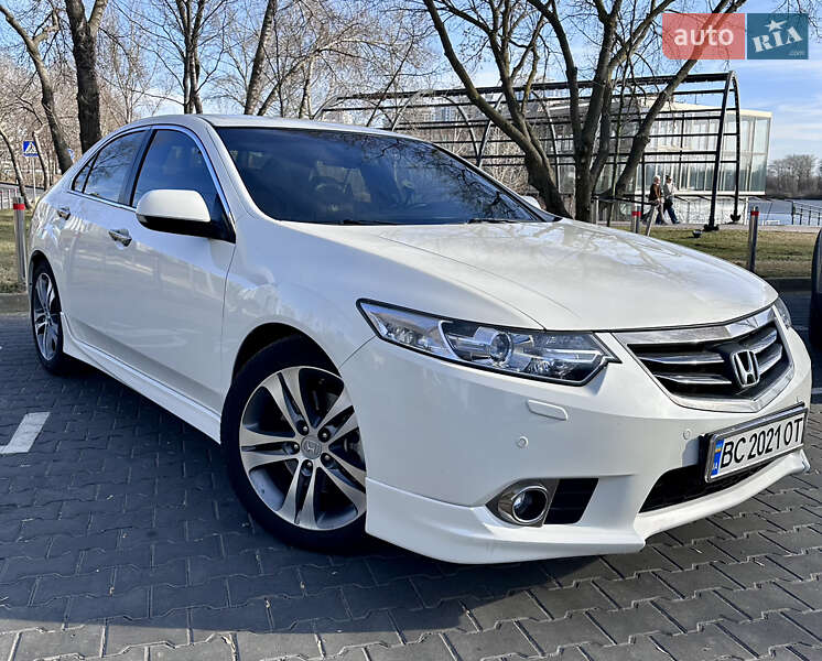Honda Accord (2011)