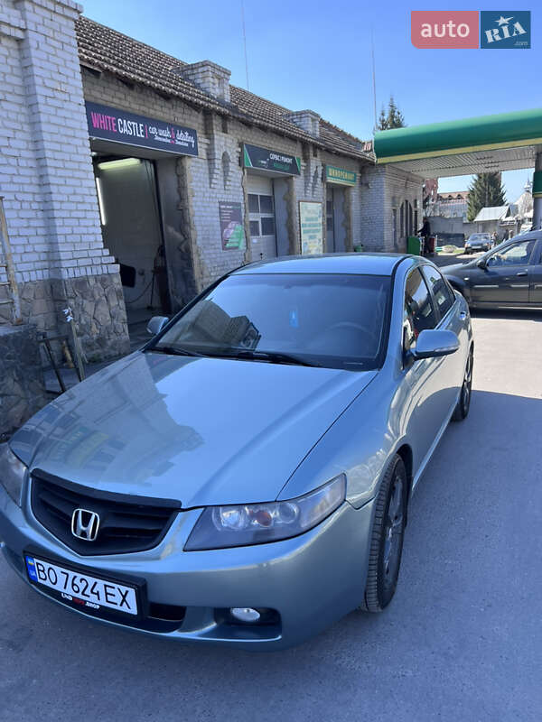 Honda Accord (2004)