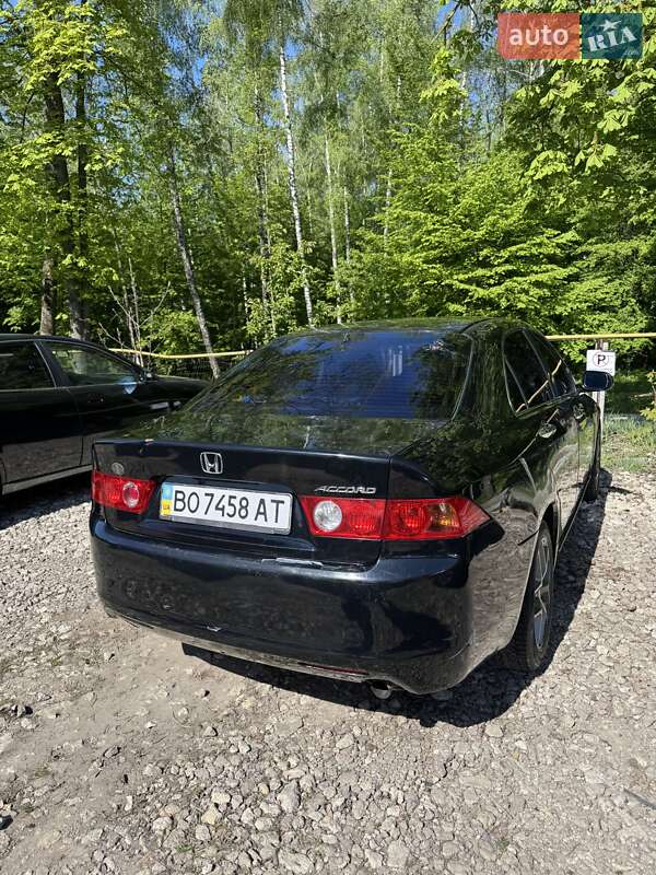 Honda Accord (2004)
