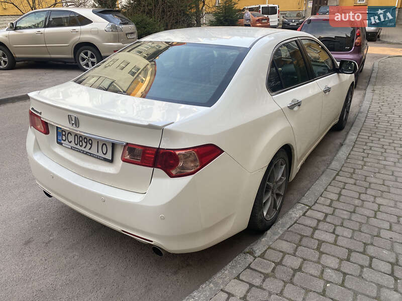 Honda Accord (2011)