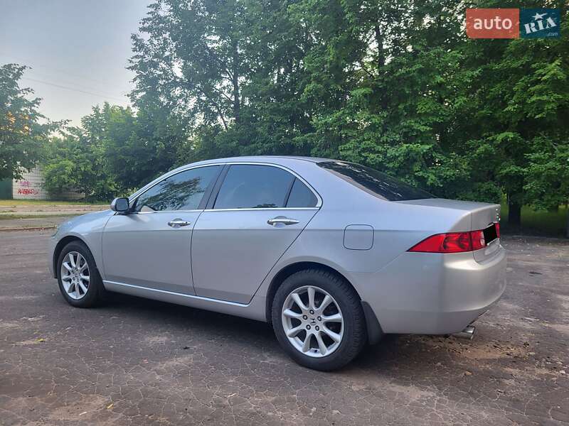 Honda Accord (2005)