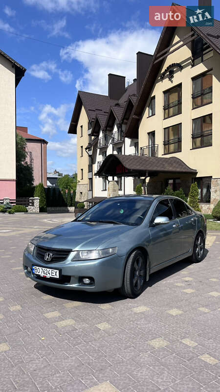 Honda Accord (2004)