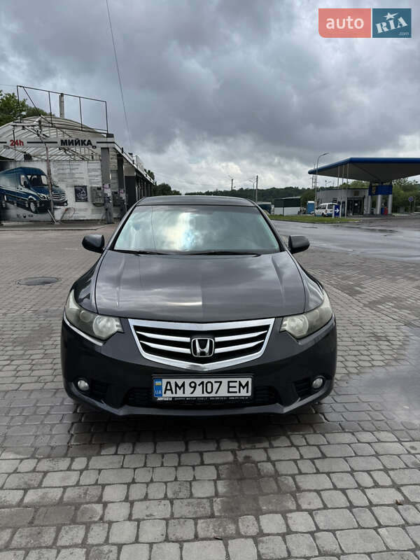 Honda Accord (2011)