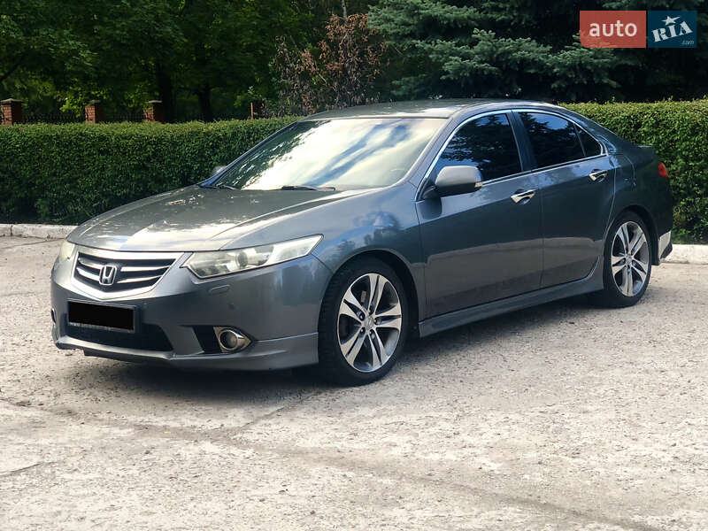 Honda Accord (2011)